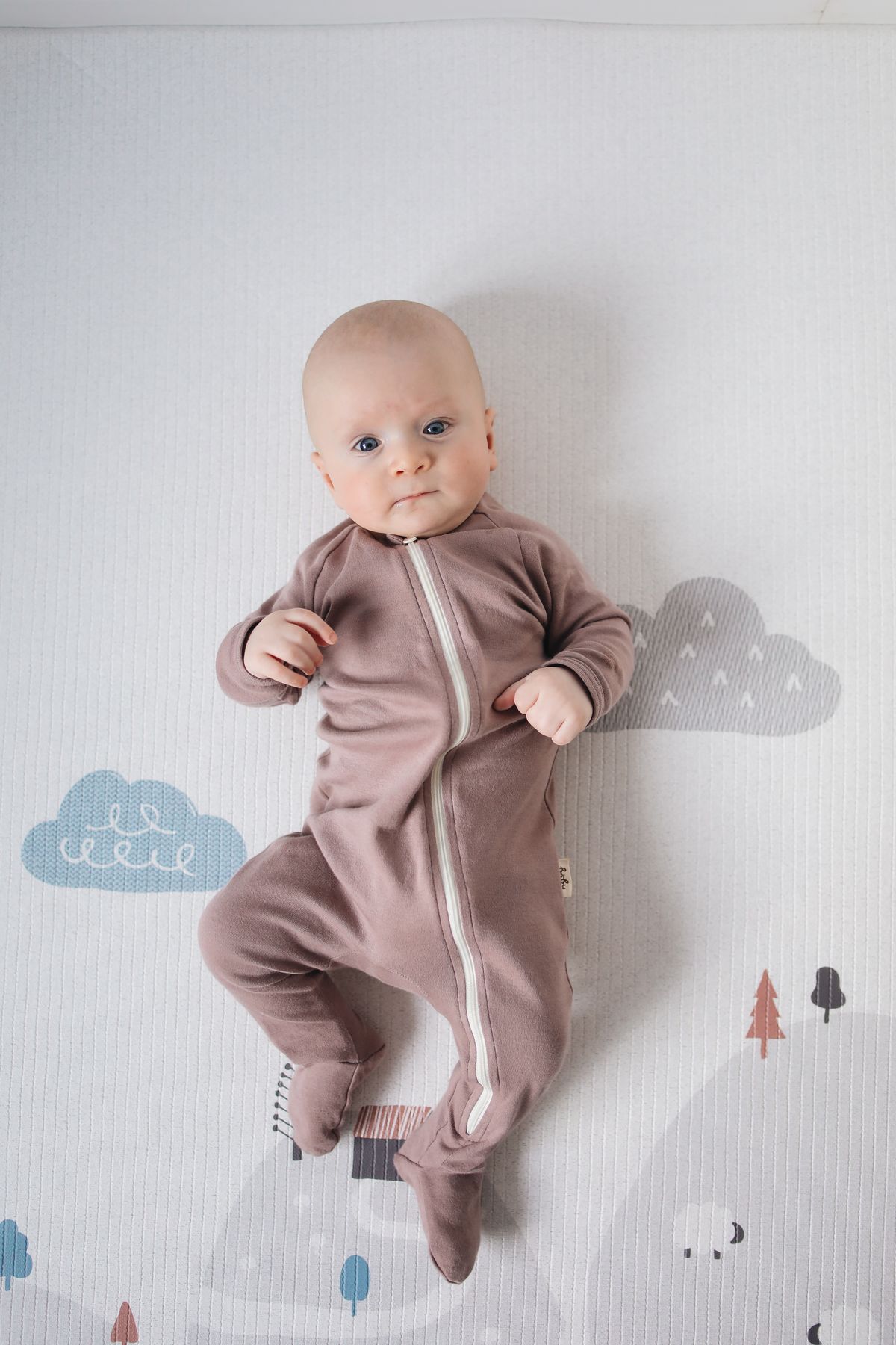 Baby inside the cot, full camera